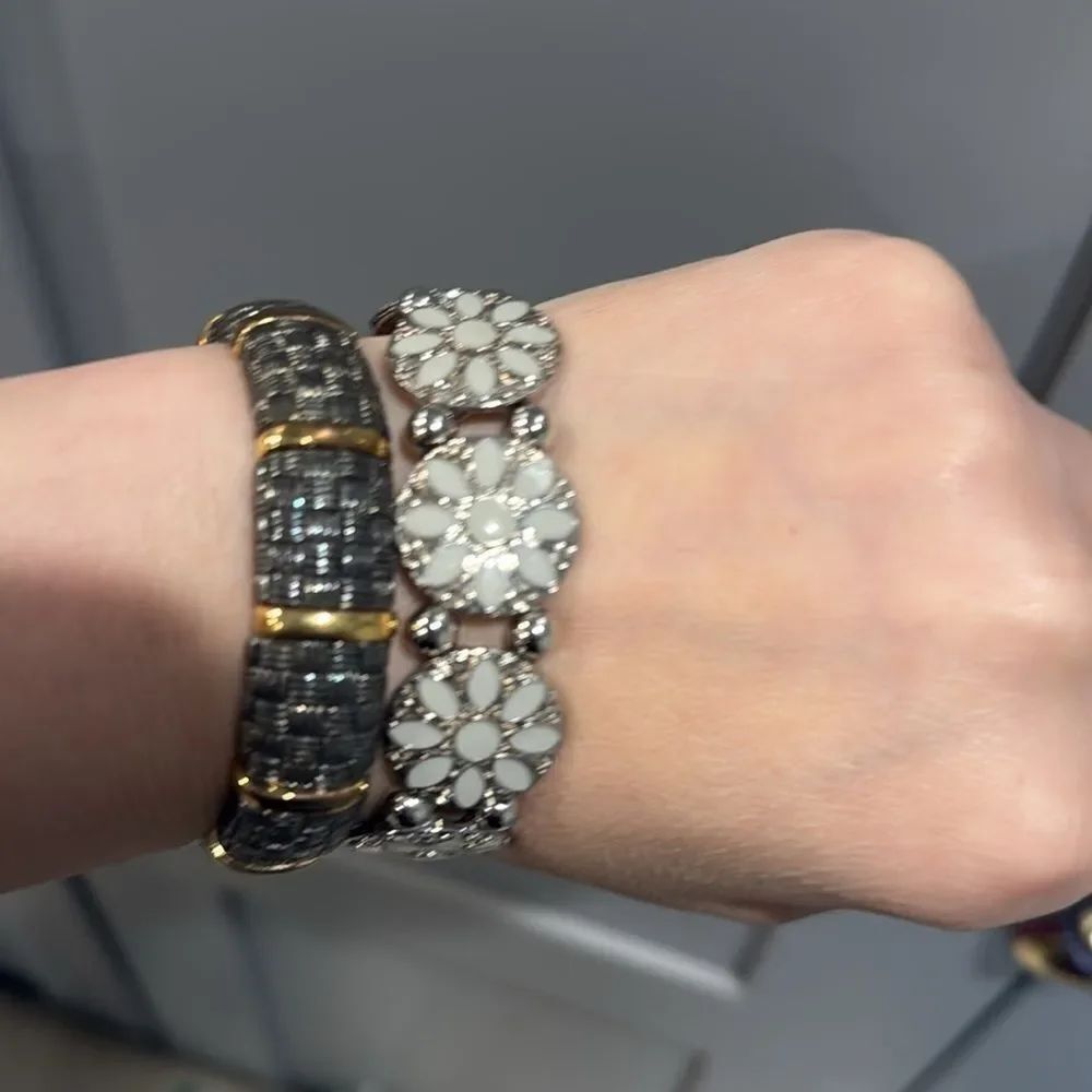 Elegant Black and Silver Women's Bracelet Set 2